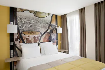 Ibis Paris Avenue De La Republique Hotel